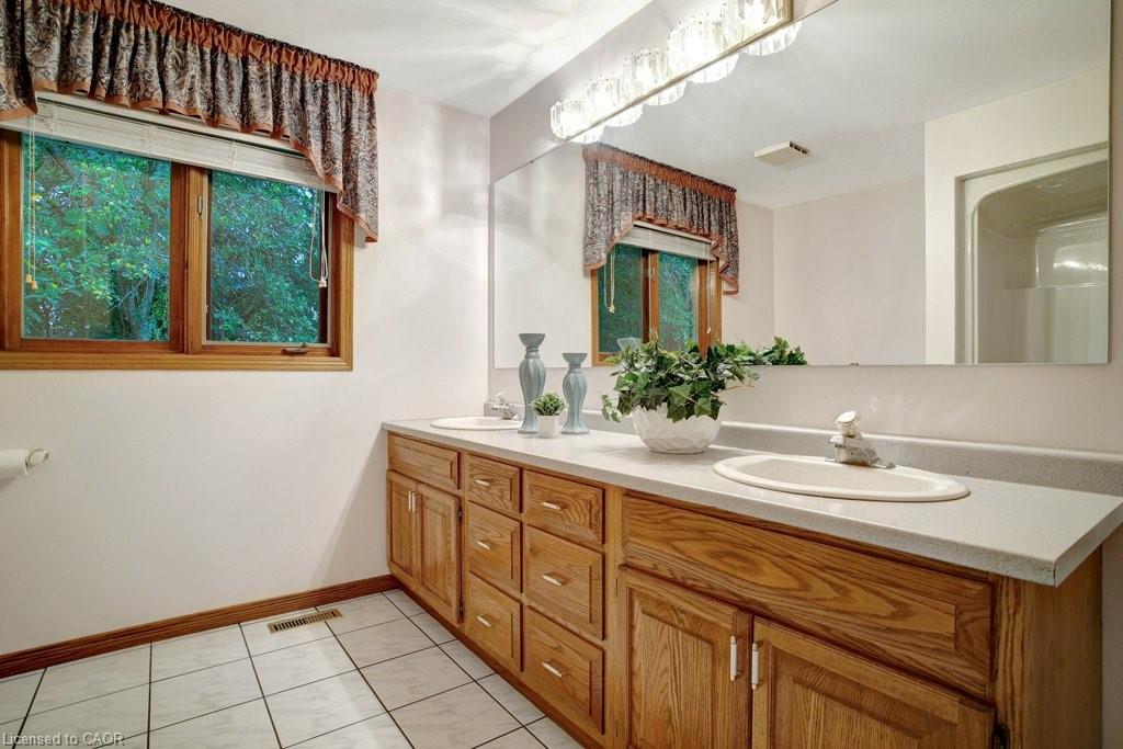 5 Columbo Court Property Photo 28