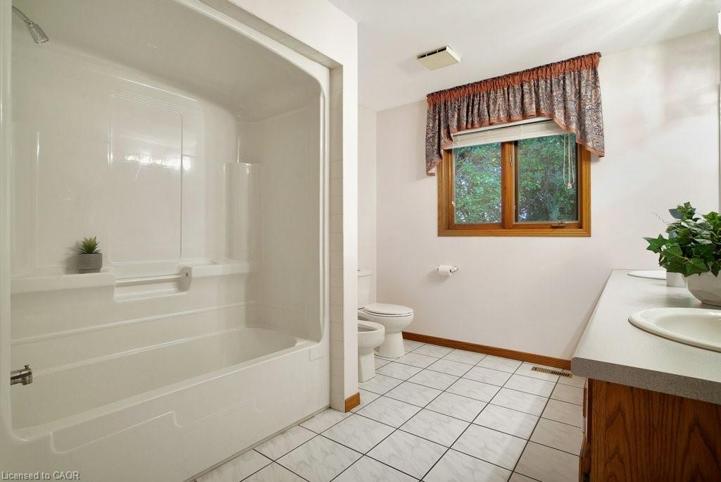 5 Columbo Court Property Photo 29