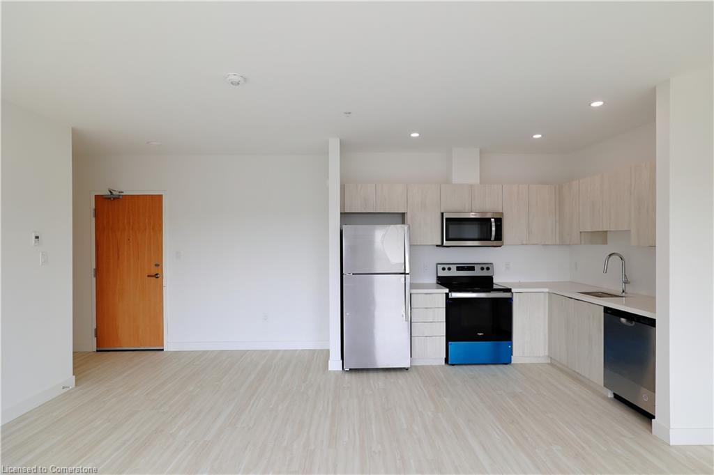 307-408 Dundas Street S Property Photo 17