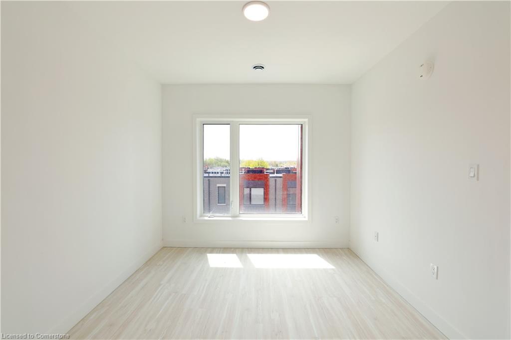 307-408 Dundas Street S Property Photo 18