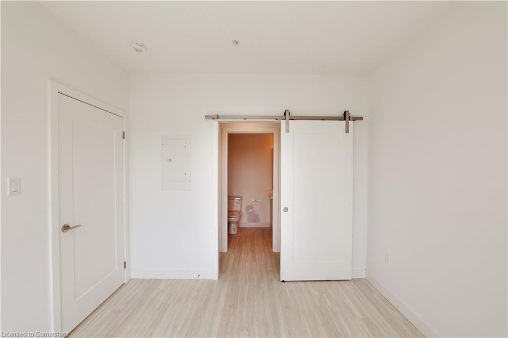 307-408 Dundas Street S Property Photo 22