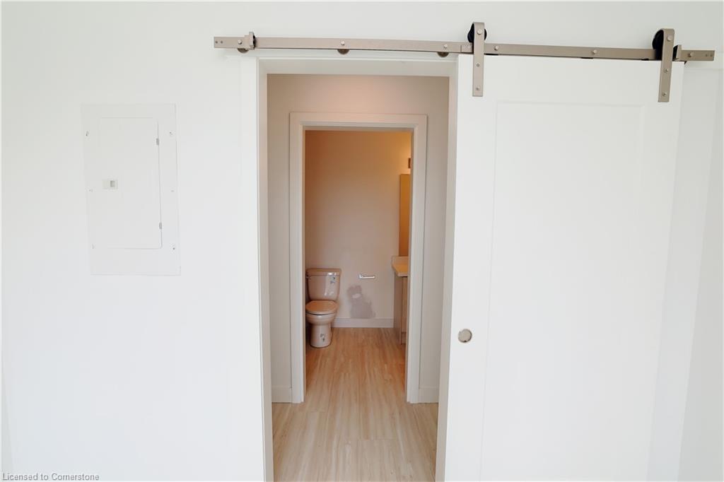 307-408 Dundas Street S Property Photo 23