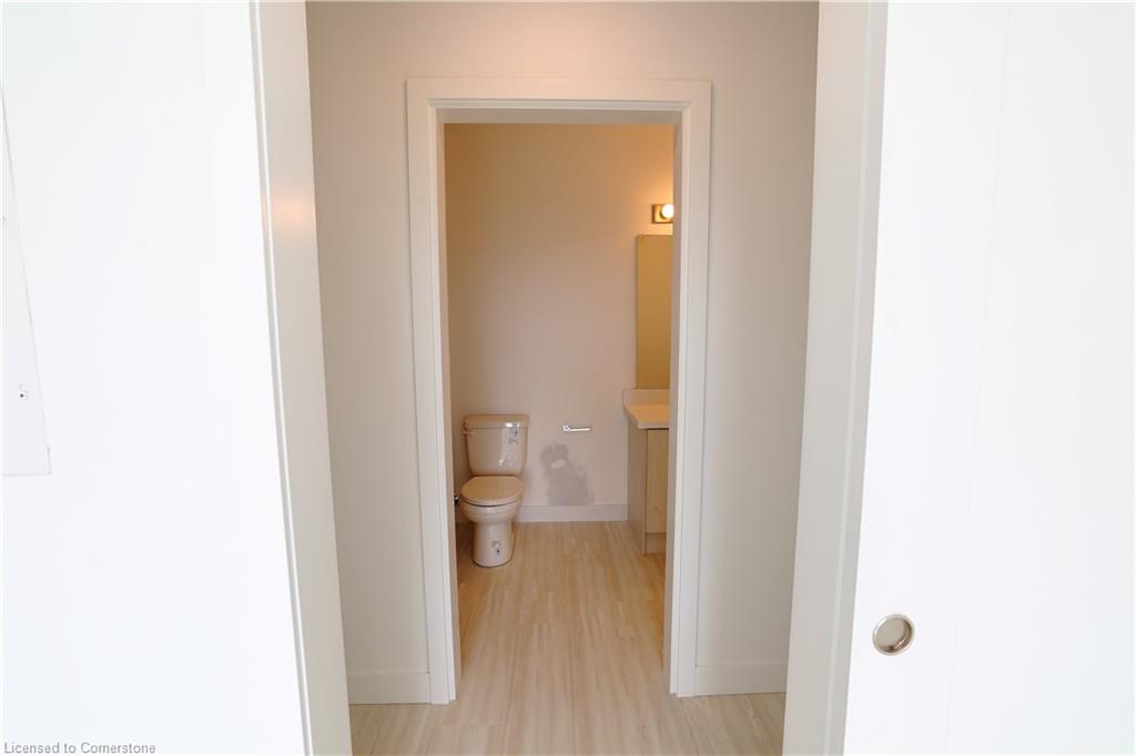 307-408 Dundas Street S Property Photo 24