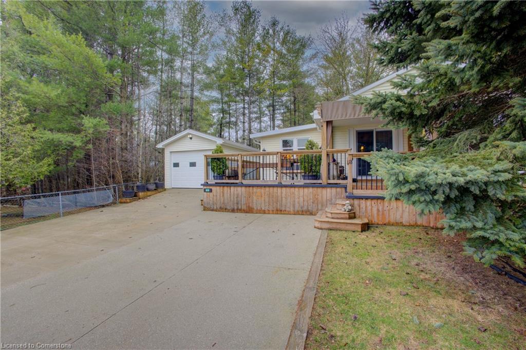 18 Maple Property Photo 3
