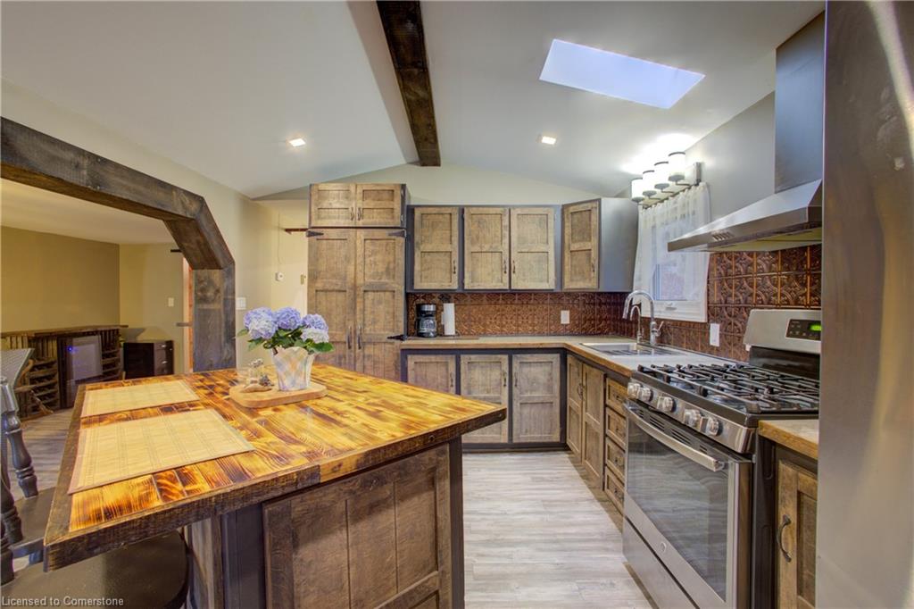 18 Maple Property Photo 13