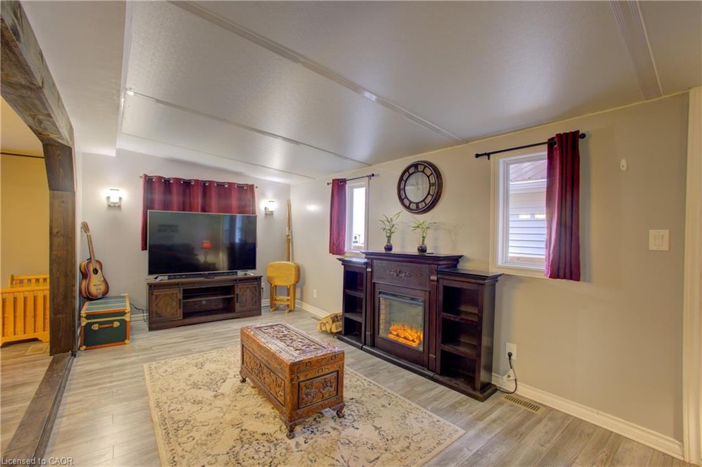 7489 Side Road 5 Road E Property Photo 5