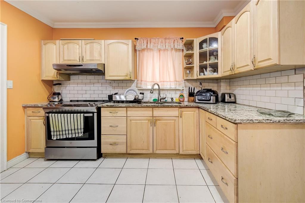 17 Mulholland Avenue Property Photo 6