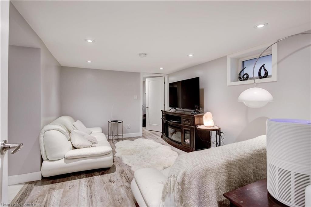 17 Mulholland Avenue Property Photo 17