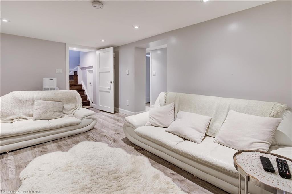 17 Mulholland Avenue Property Photo 18