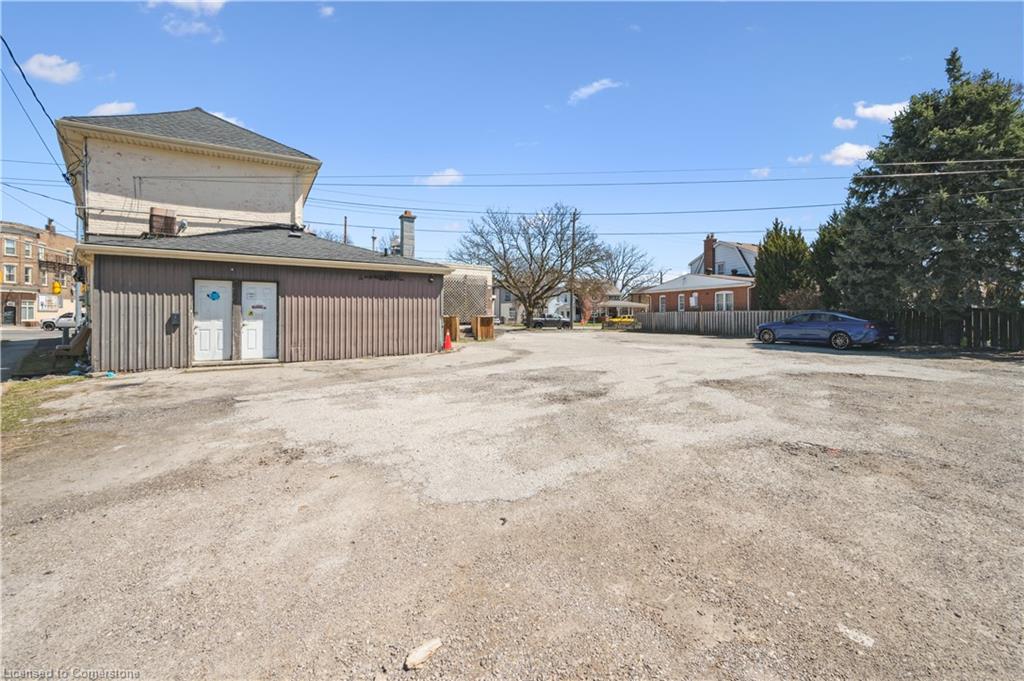 75 - 79 Erie Avenue Property Photo 34