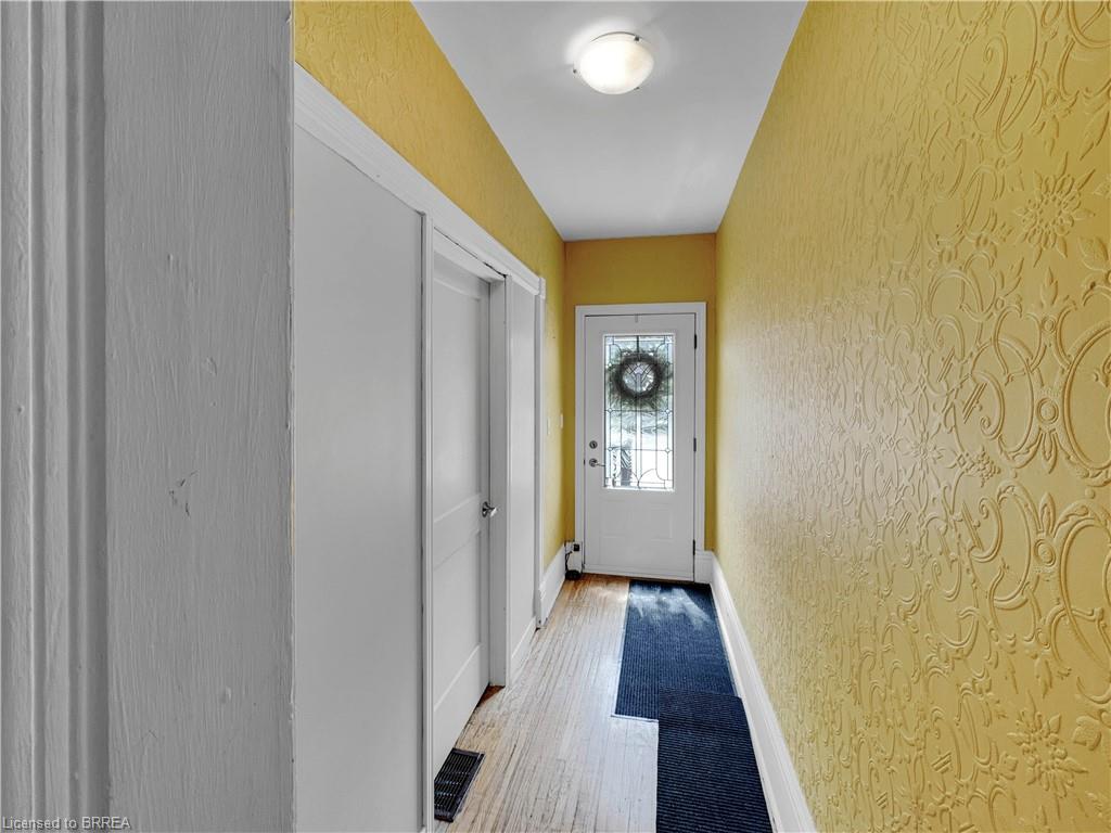 273-275 Brant Avenue Property Photo 22
