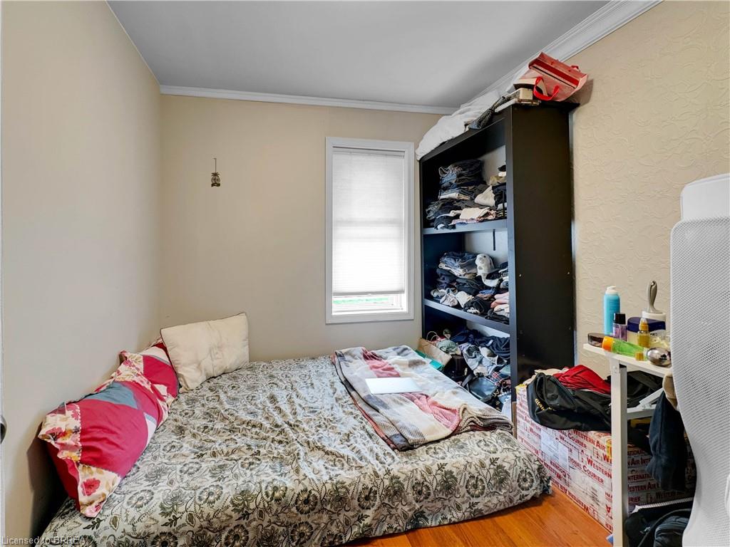 273-275 Brant Avenue Property Photo 25