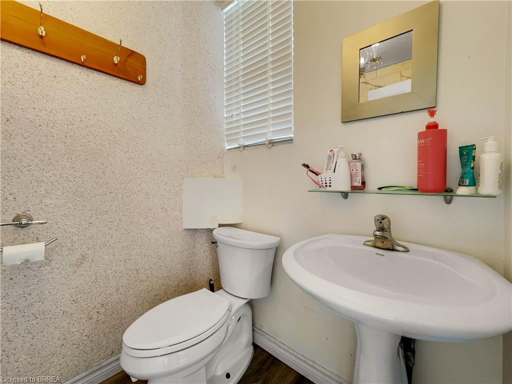 273-275 Brant Avenue Property Photo 27