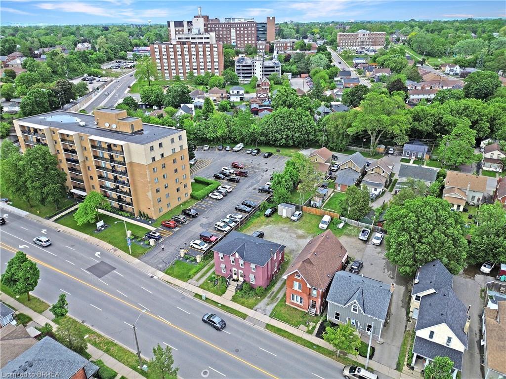 273-275 Brant Avenue Property Photo 36