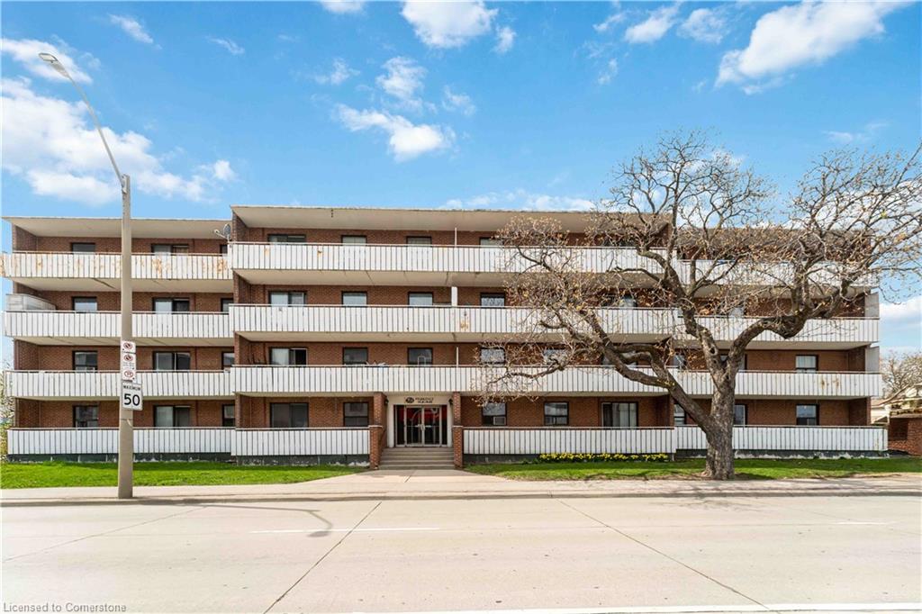 304-269 Parkdale Avenue N Property Photo