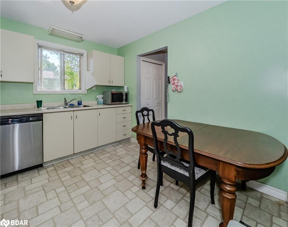 184 Fernwood Drive Property Photo 8