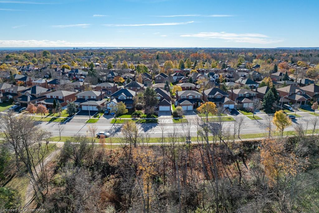 2080 Sixth Line Property Photo 2