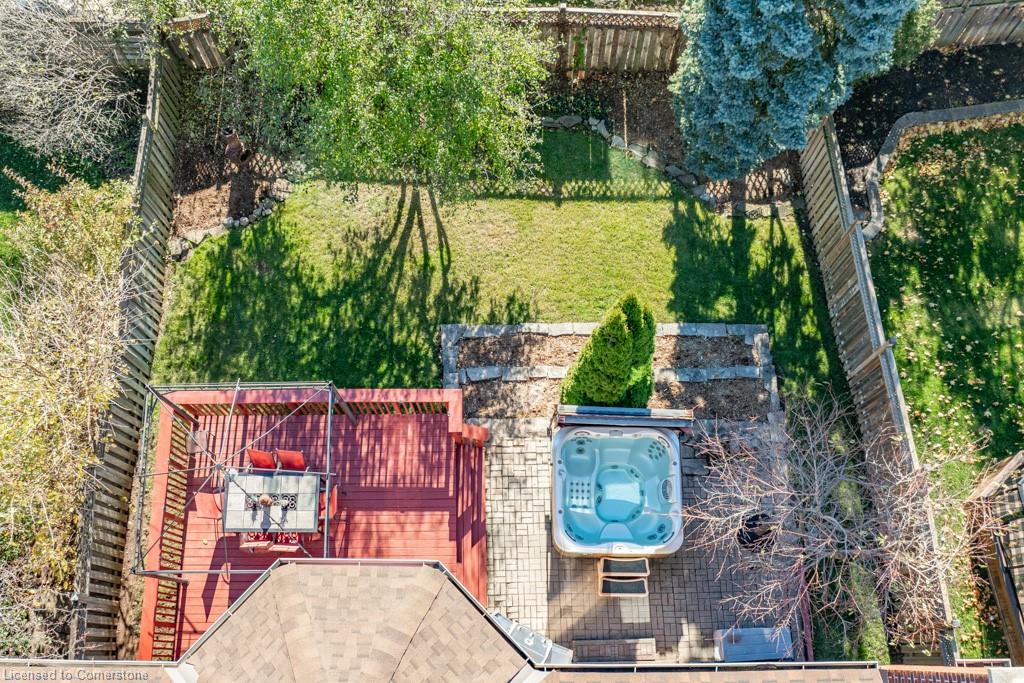 2080 Sixth Line Property Photo 3