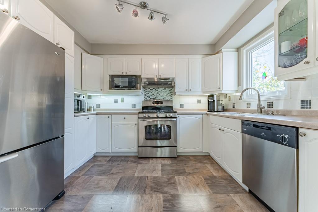 2080 Sixth Line Property Photo 10