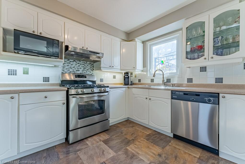 2080 Sixth Line Property Photo 11