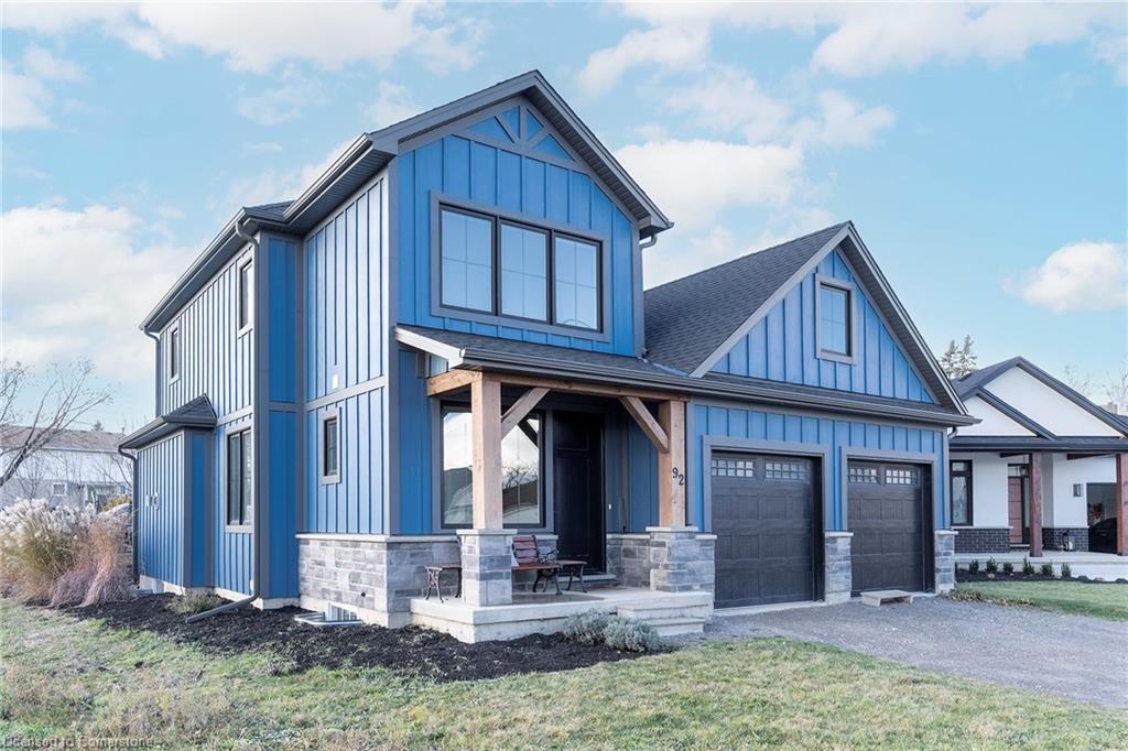 558 Confederation Heights Real Estate Listings Main Image