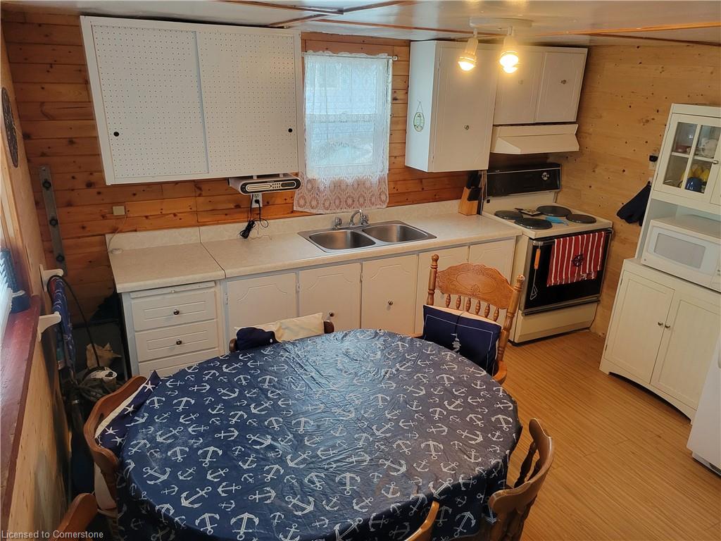 1072 Lakeshore Road Property Photo 5