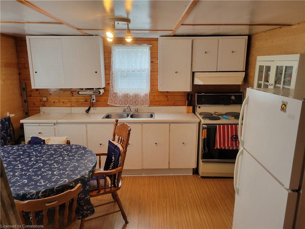1072 Lakeshore Road Property Photo 6