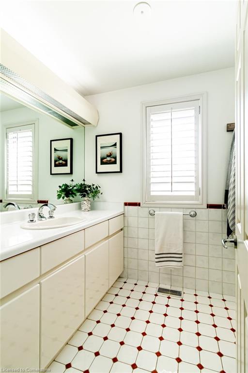 66b South Street W Property Photo 37