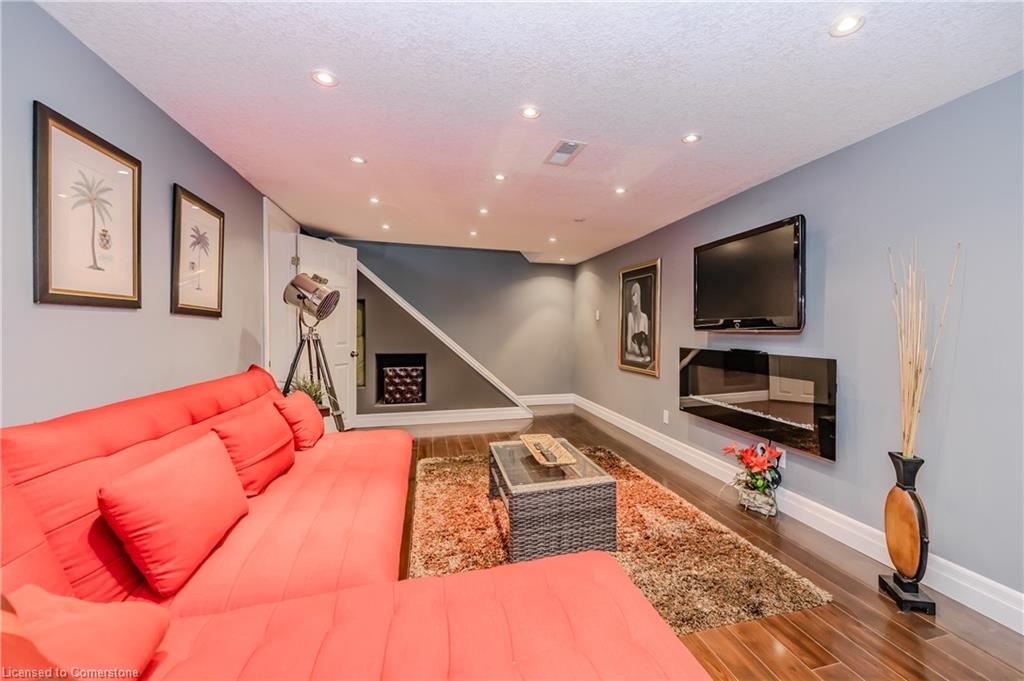 515 Bishop Street N Property Photo 21
