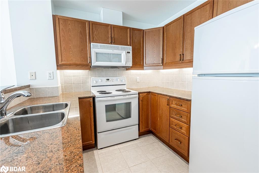 1105-6 Toronto Street Property Photo 6