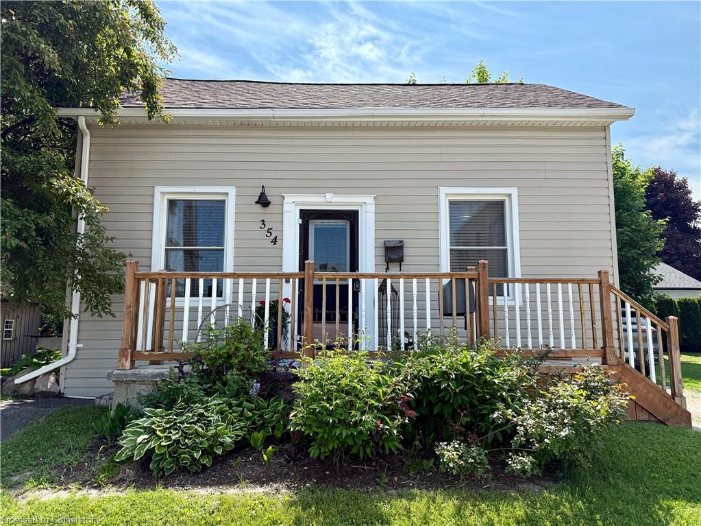354 Davidson Avenue N Property Photo 1