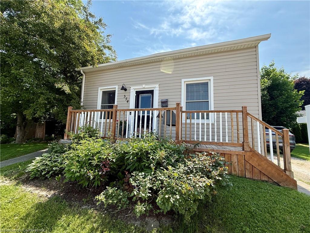 354 Davidson Avenue N Property Photo 2