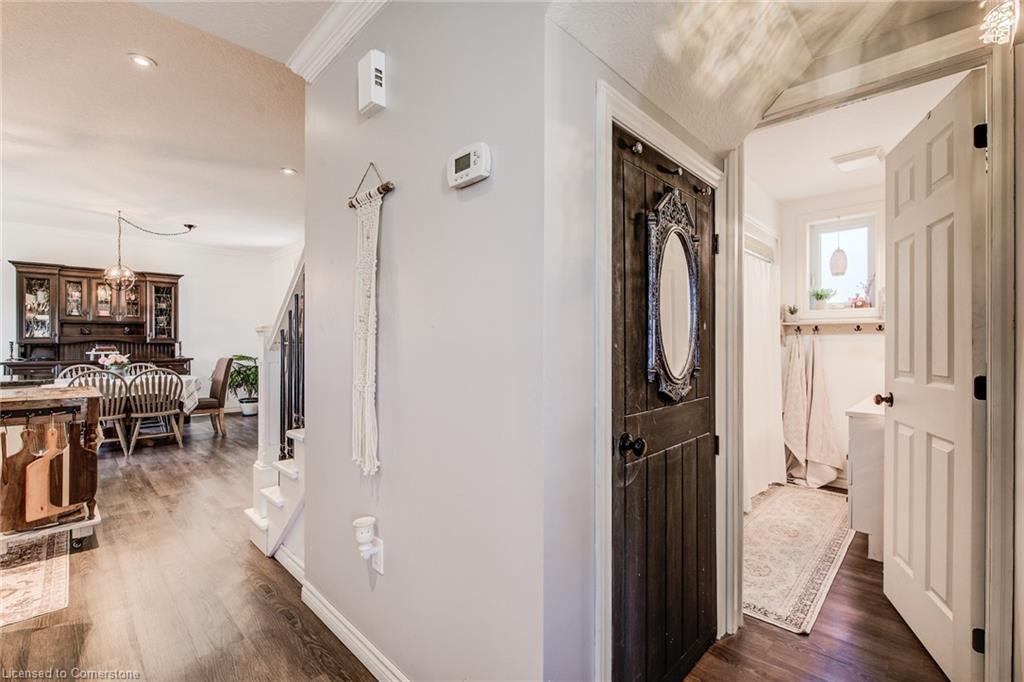 354 Davidson Avenue N Property Photo 12