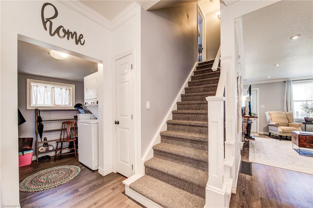 354 Davidson Avenue N Property Photo 22