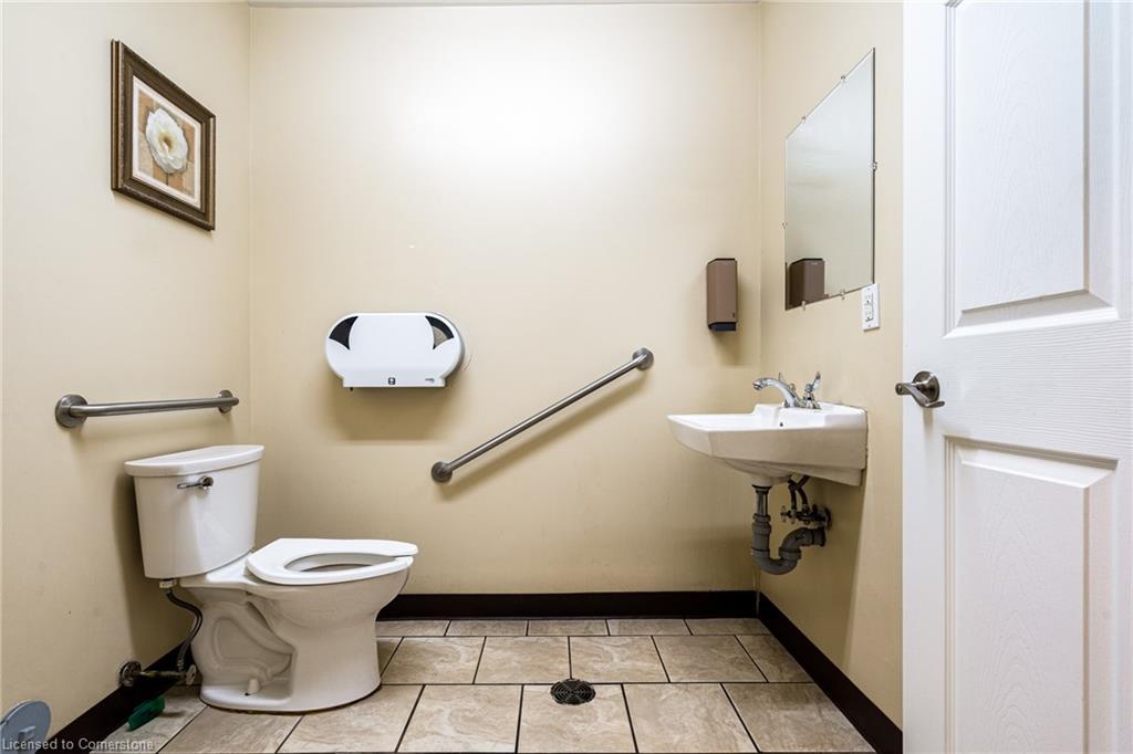 3-1172 Wilson Street W Property Photo 32