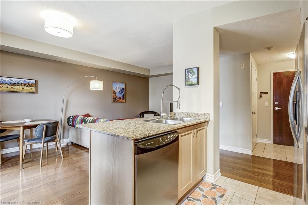 404-47 Caroline Street N Property Photo 15
