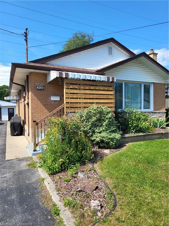490 Cochrane Road Property Photo
