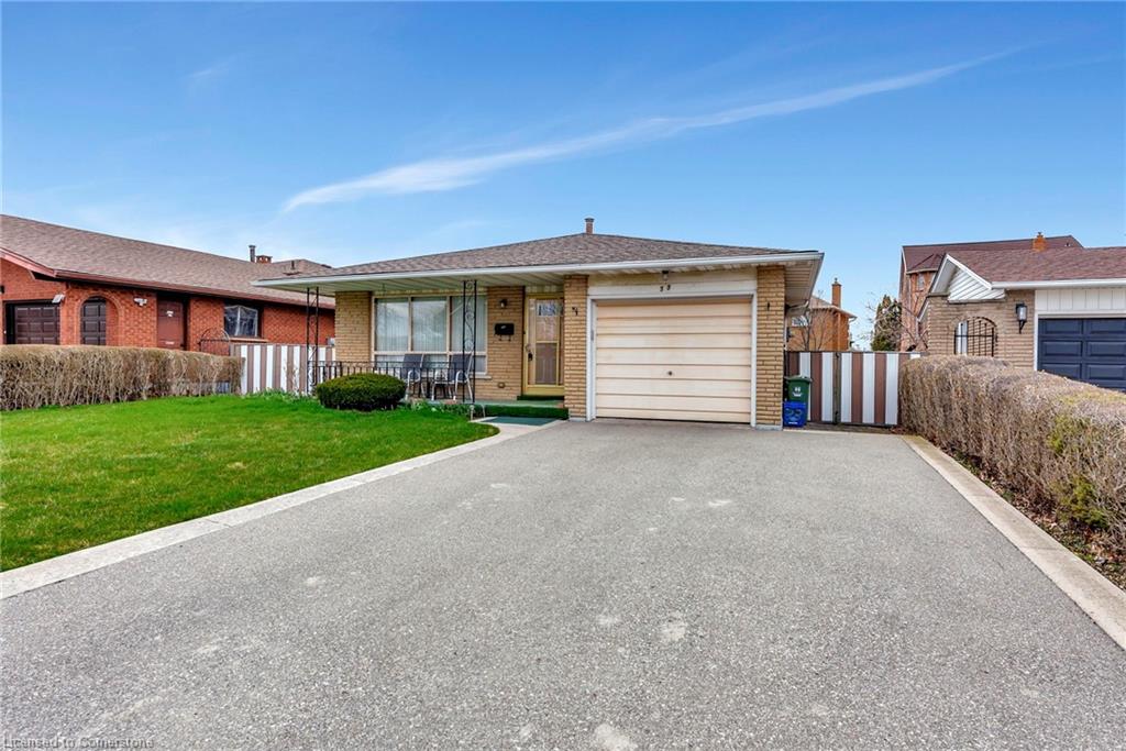 33 Lynwood Drive Property Photo 1
