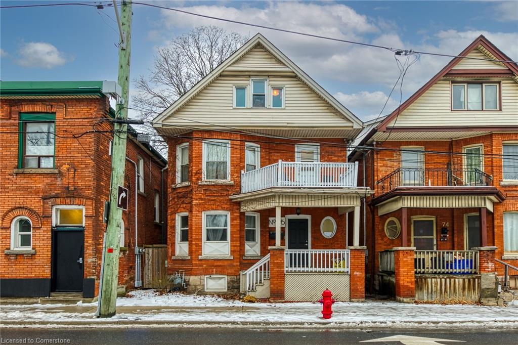 76 Wellington Street S Property Photo