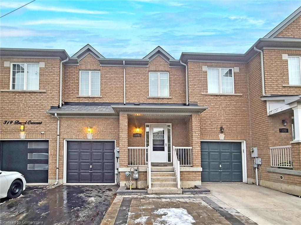 321 Bussel Crescent Property Photo