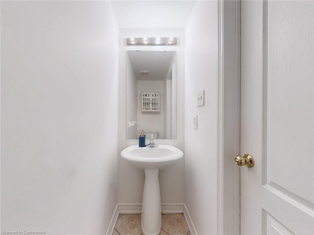 321 Bussel Crescent Property Photo 11