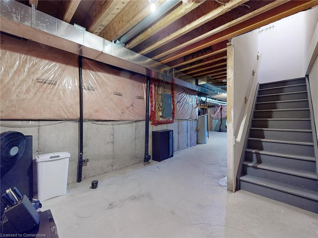 321 Bussel Crescent Property Photo 31