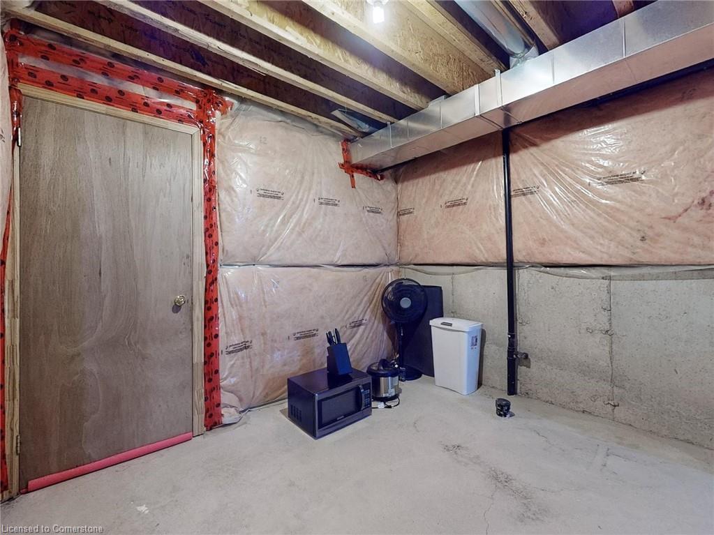 321 Bussel Crescent Property Photo 32