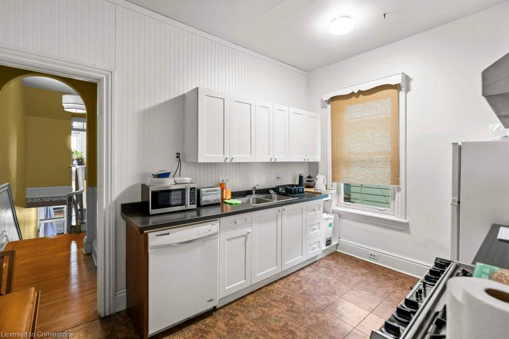 282 Main Street W Property Photo 20