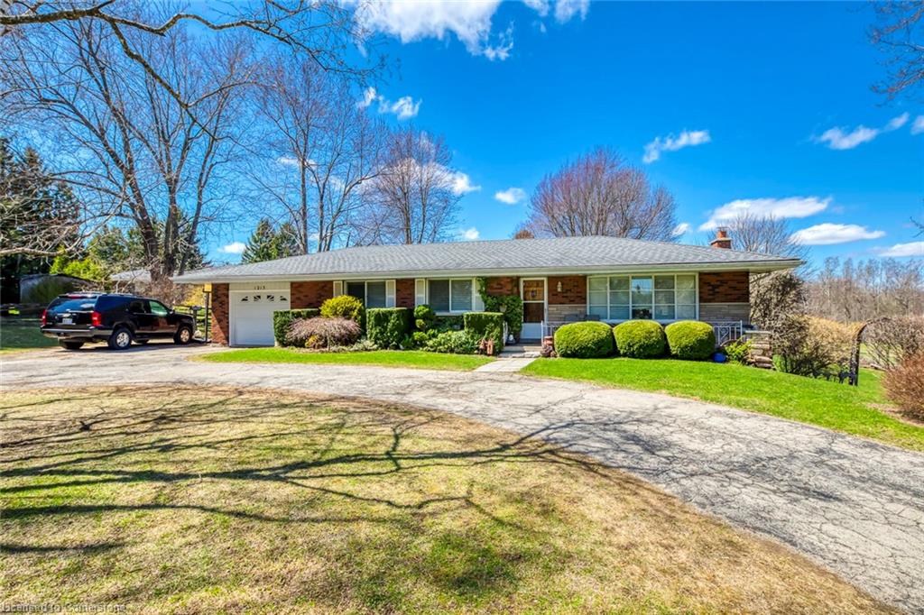1215 Britannia Road Property Photo 2
