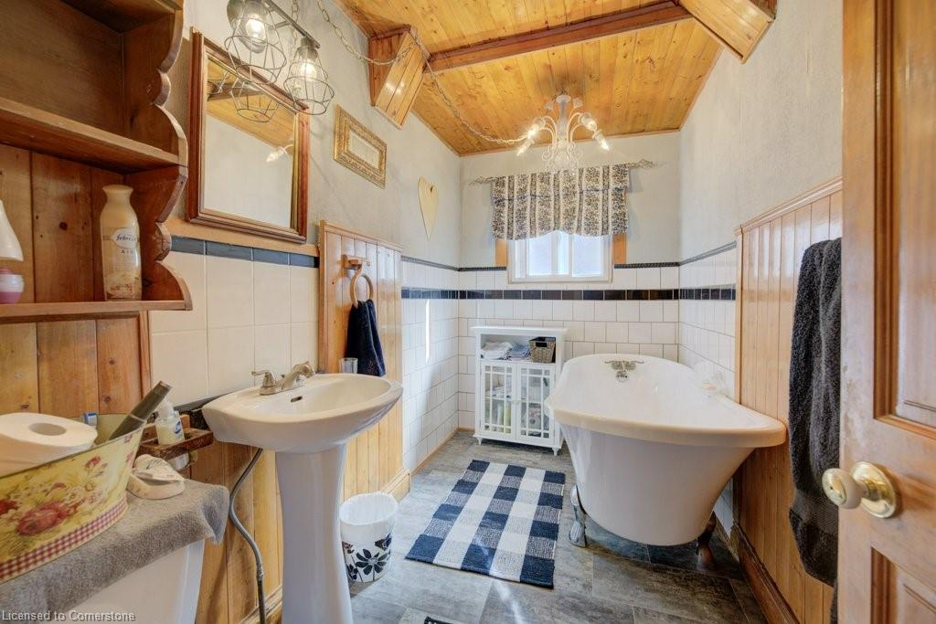 458 Upper Wentworth Street Property Photo 11
