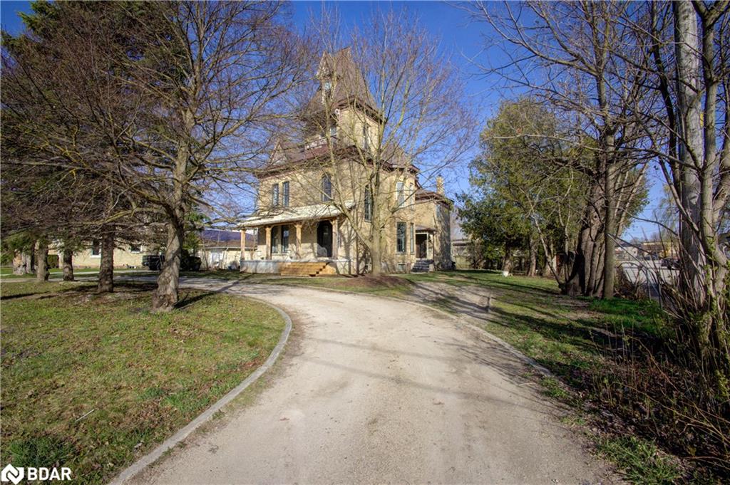 150 Wellington Street E Property Photo 1