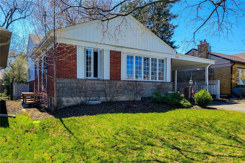 980 Brucedale Avenue E Property Photo 1