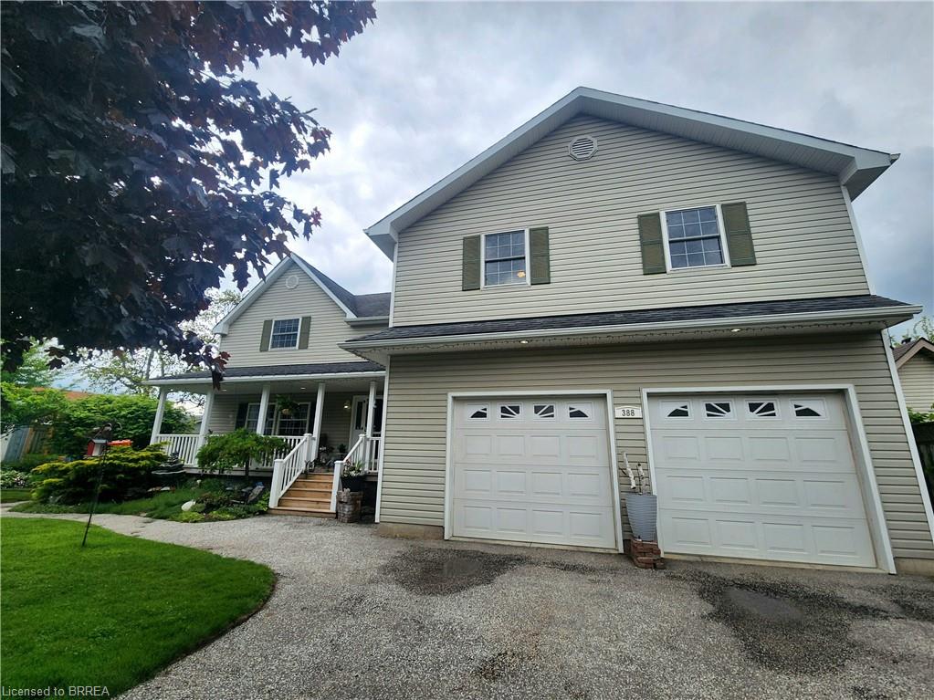 388 Mckellar Street Property Photo 2