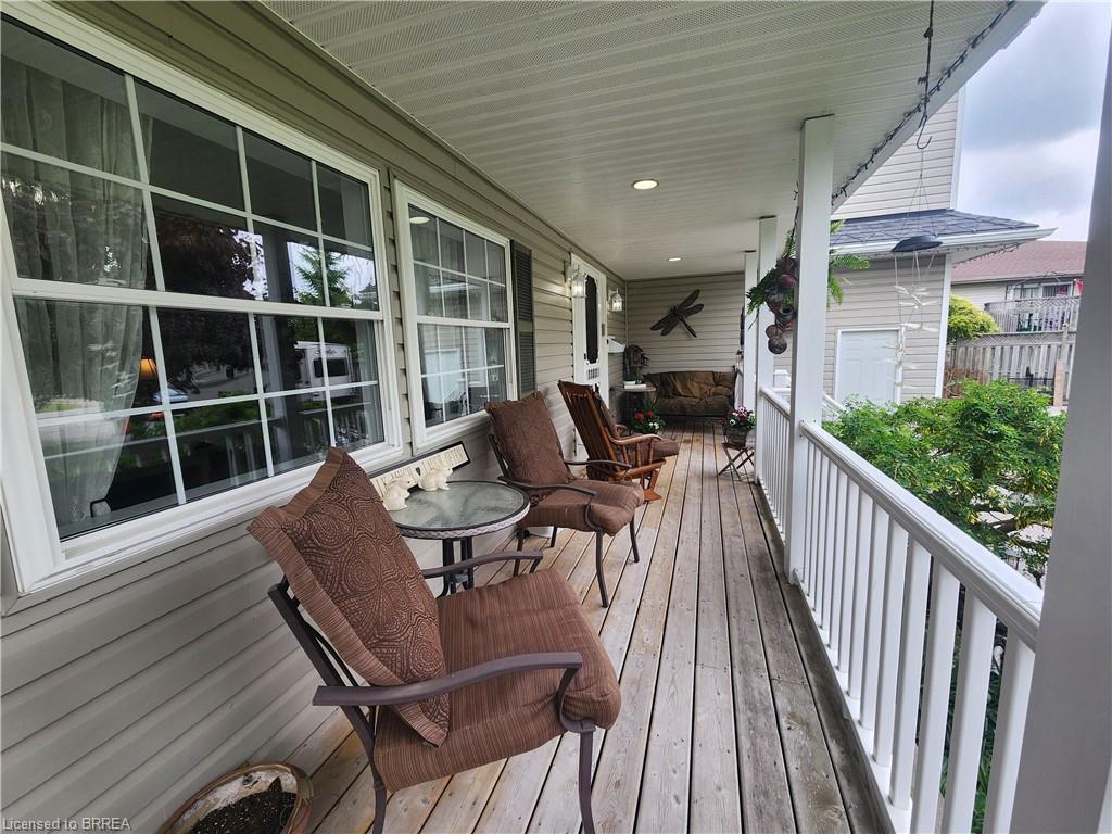 388 Mckellar Street Property Photo 5